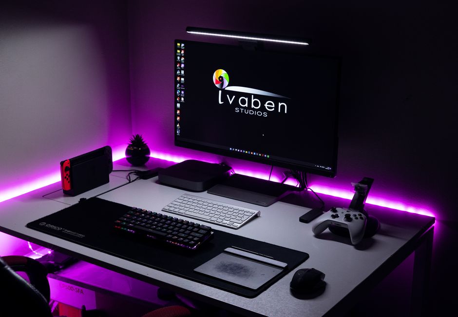 Área gaming con periféricos modernos